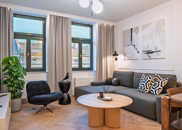 Premium Apartment by Wawel Castle, Central Kraków, Underground Parking